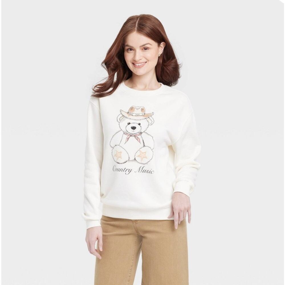 NWT Zoe + Liv Crew Neck Sweater Womens M Country Music Bear Applique Soft Cozy